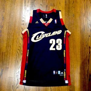 LEBRON JAMES Cleveland Cavaliers Jersey